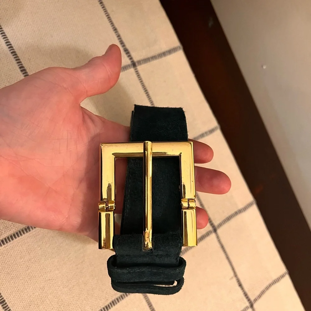 Express Green Leather Belt Gold Buckle Size Medium Chic Polished Look Office EUC